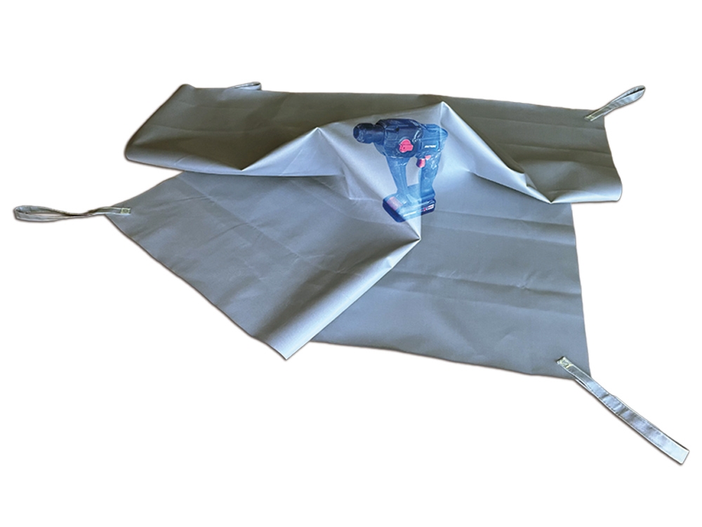 Couverture anti-feu pour recouvrir des petits appareils portatifs