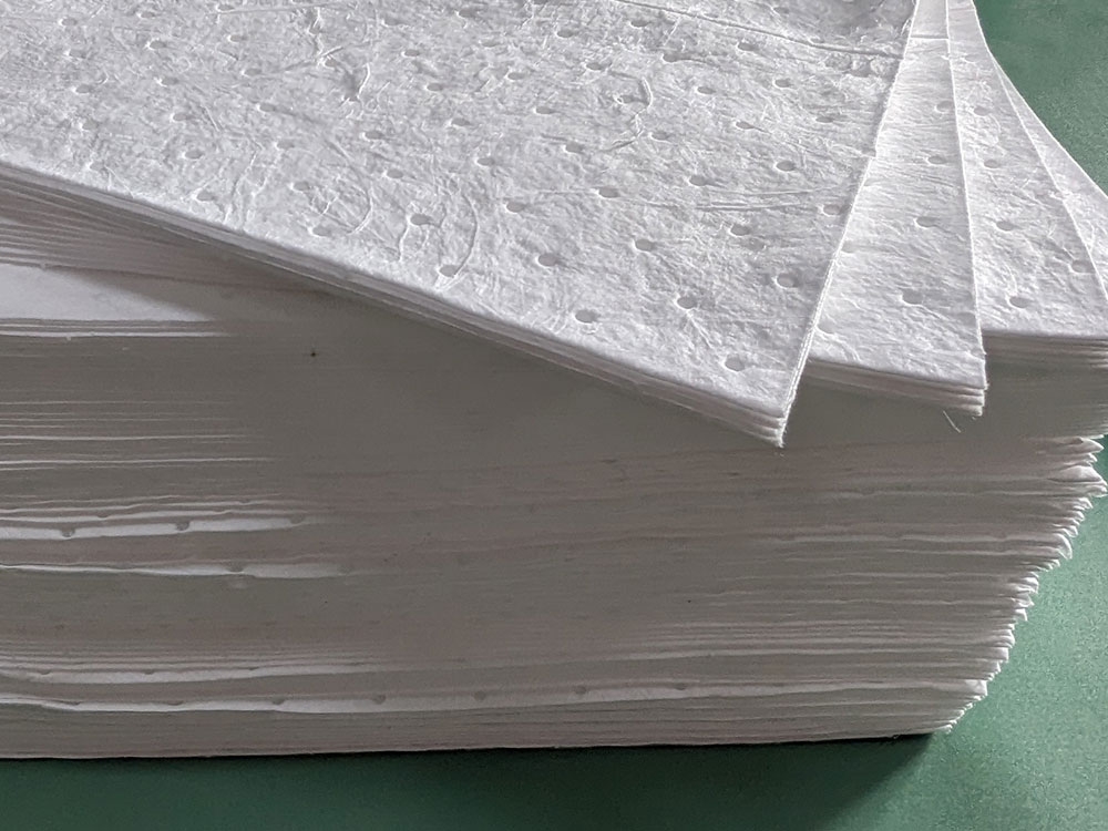 Feuille absorbante FIRST: feuilles sans prédécoupage, heavy duty