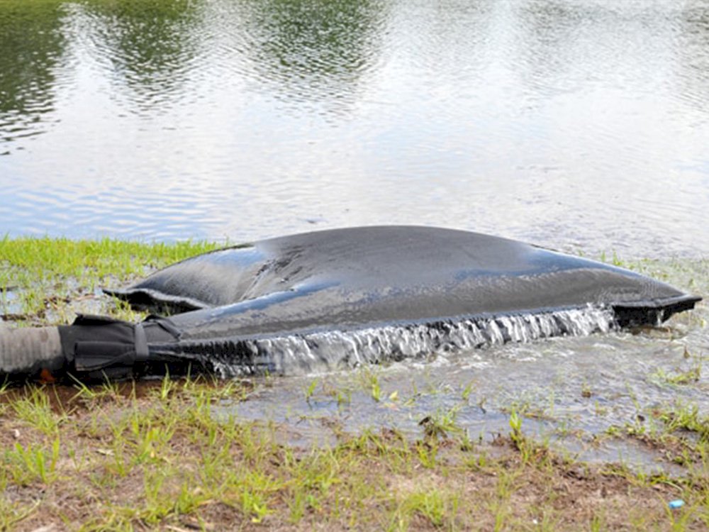 Filtre l'eau & confine les polluants