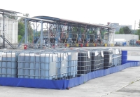 Zone de stockage pour plusieurs cuves 1000 L - Bac souple en extérieur