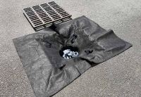 Filtre avec poignées et lanières absorbantes pour bouche d'égout - FILTRE BE5